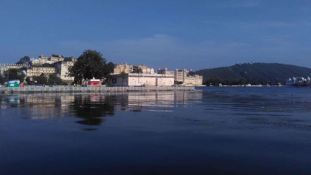 Lake Face Udaipur Buitenkant foto